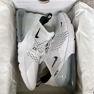 Mens Nike Air Max  270 (Size 10.5)